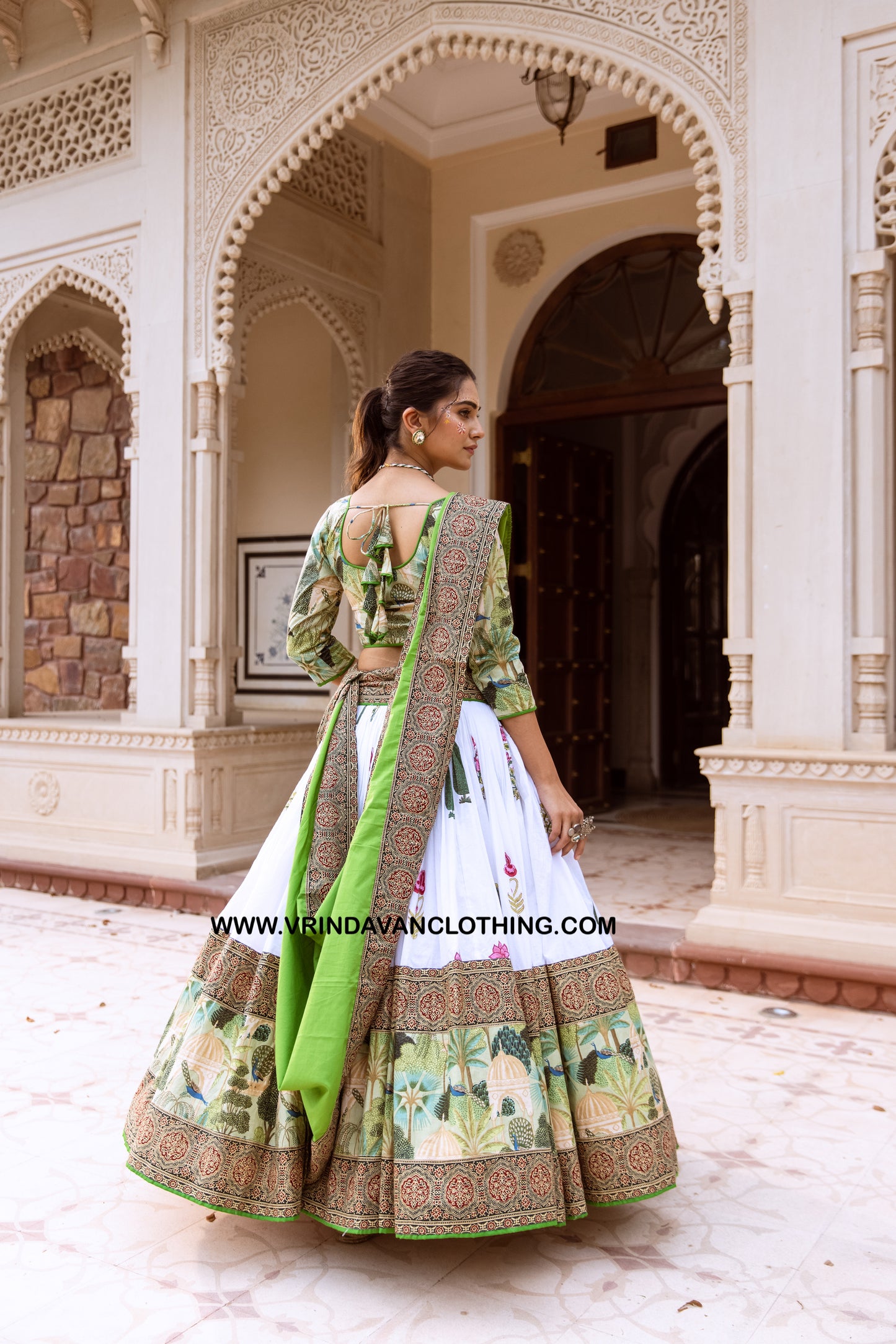 ISHITA- Gopi Skirt Set.