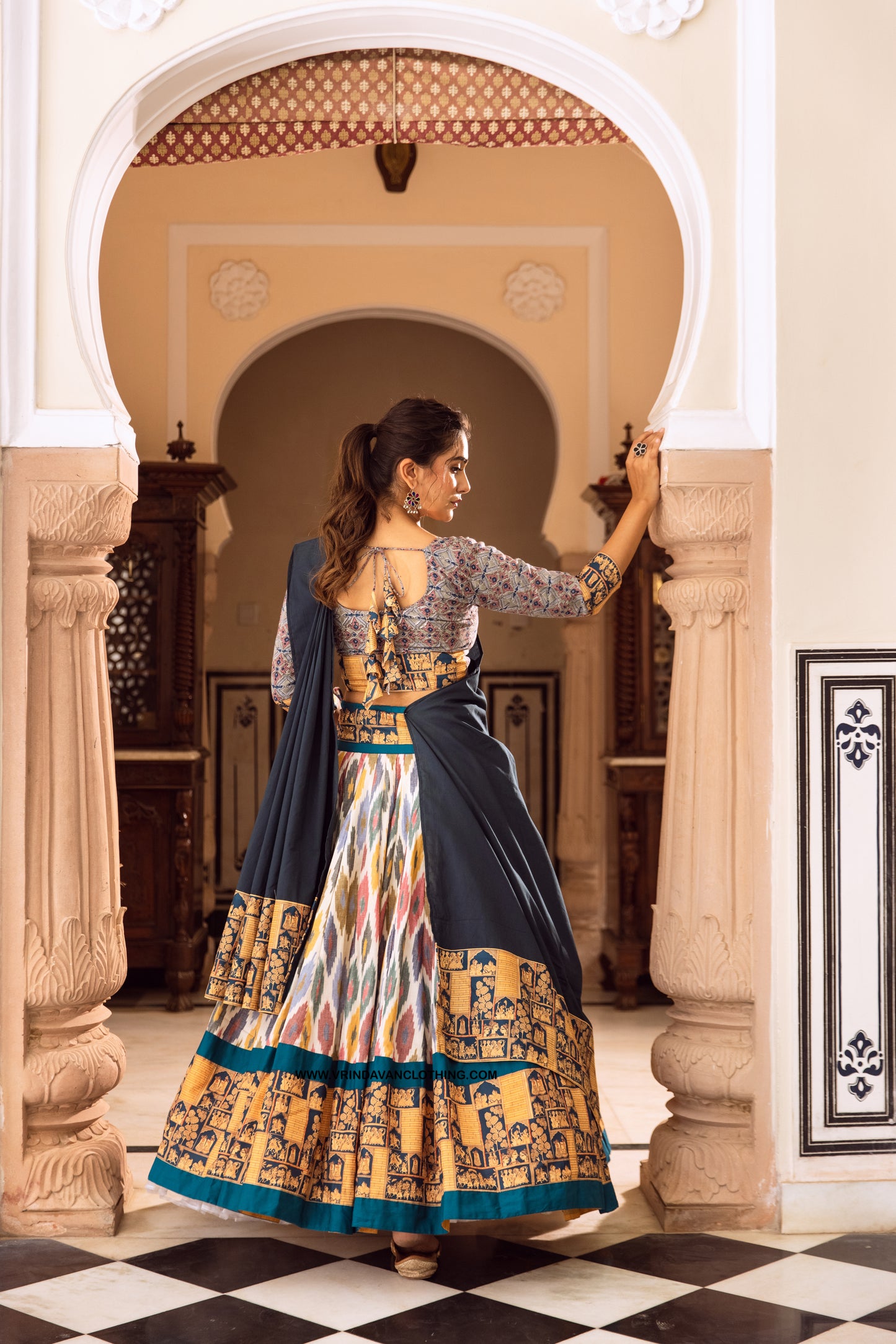 VEDIKA - Gopi Skirt Set.