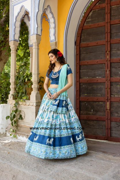 AYATI - Gopi skirt set.