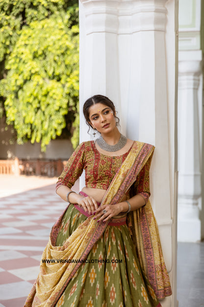 PITAMBARI - Gopi skirt set.