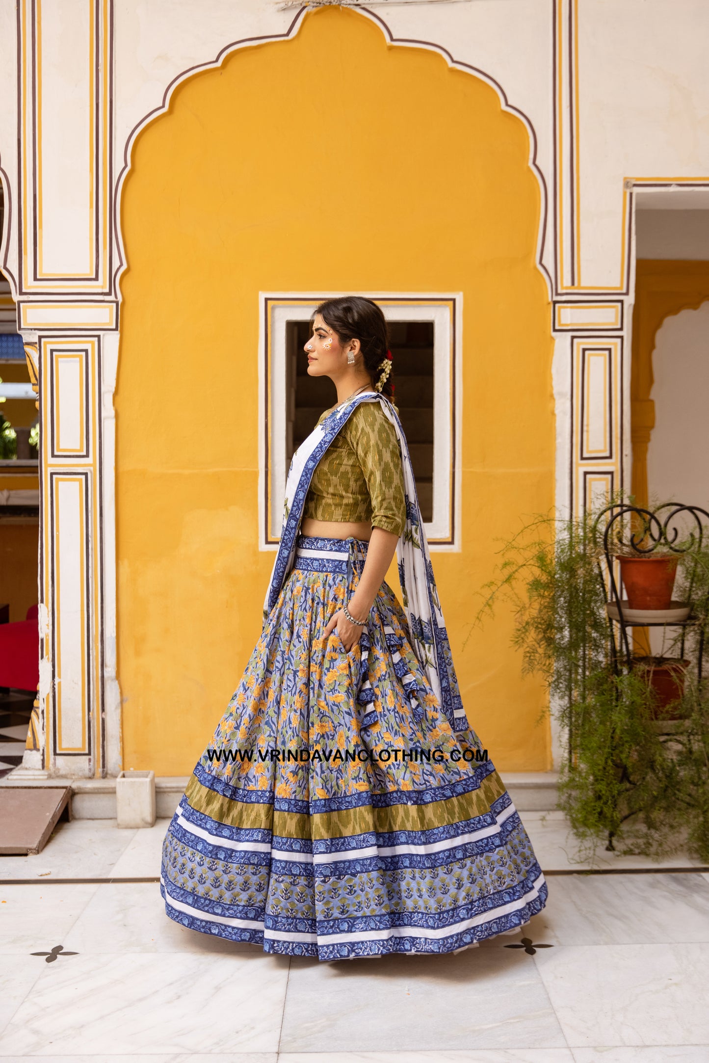 GOVERDHAN - Gopi skirt set.