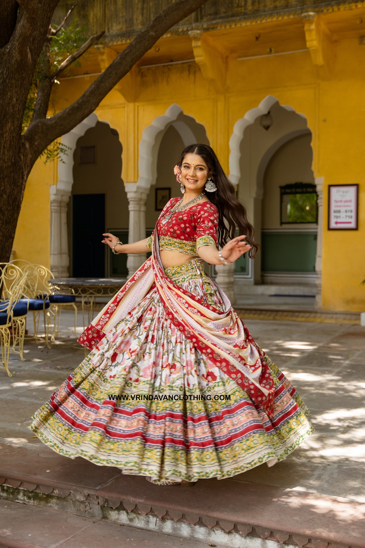 TARANGINI - Gopi skirt set.