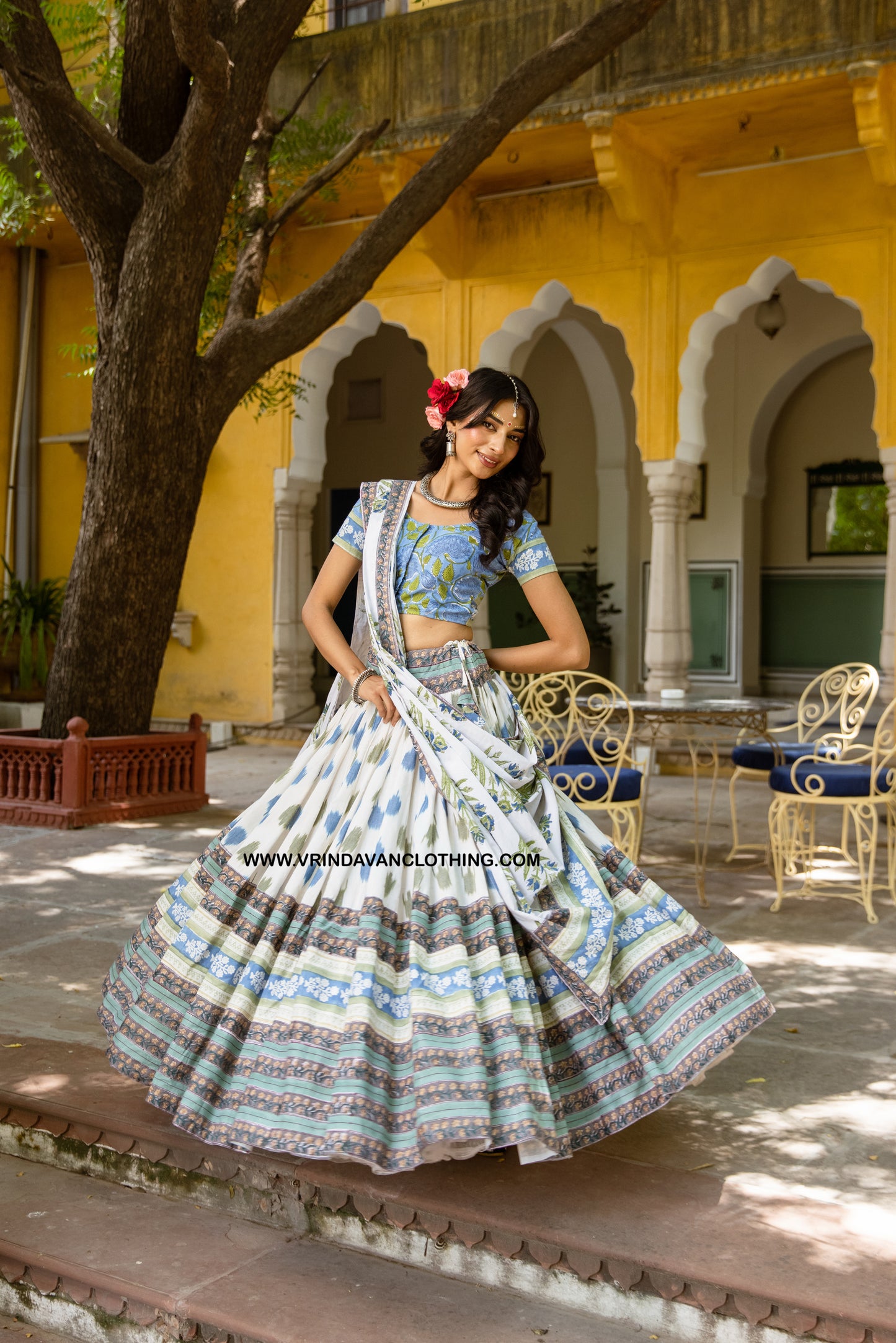 VRAJA LEELA - Gopi skirt set.