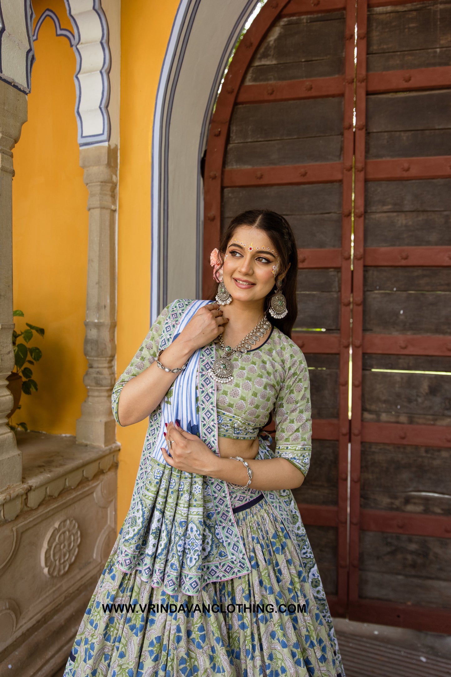 MANDALI PRIYA - Gopi skirt set.
