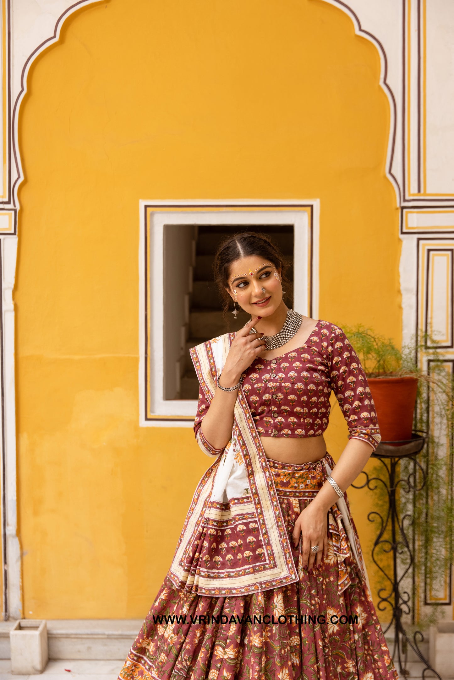 PRANASVI - Gopi skirt set.