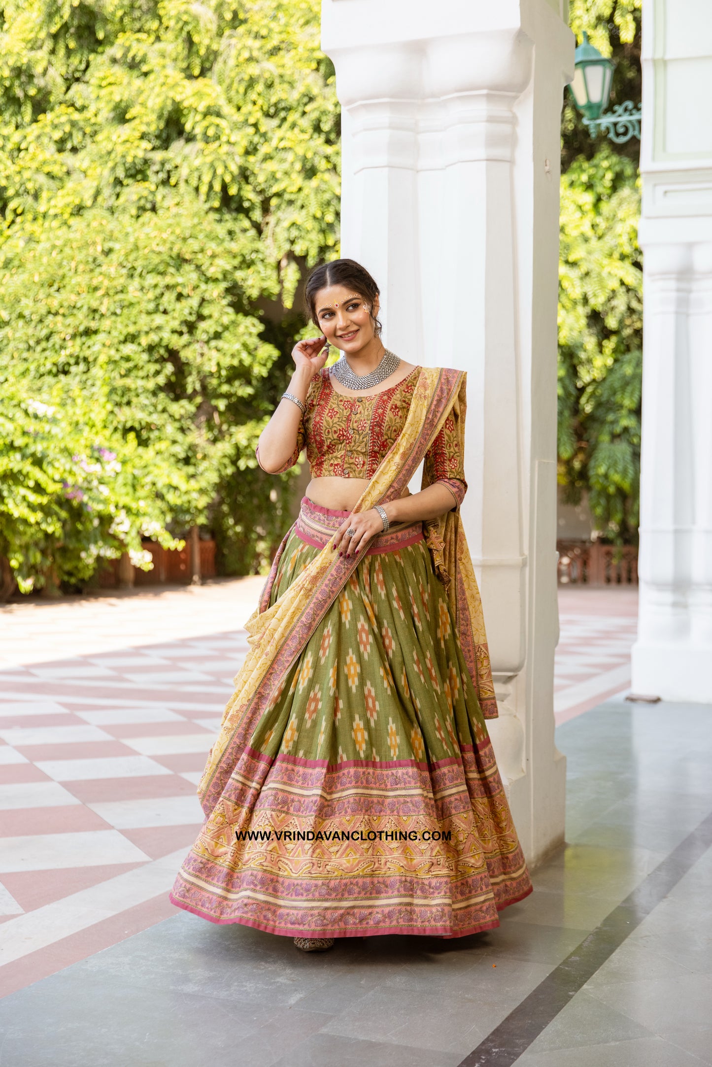 PITAMBARI - Gopi skirt set.