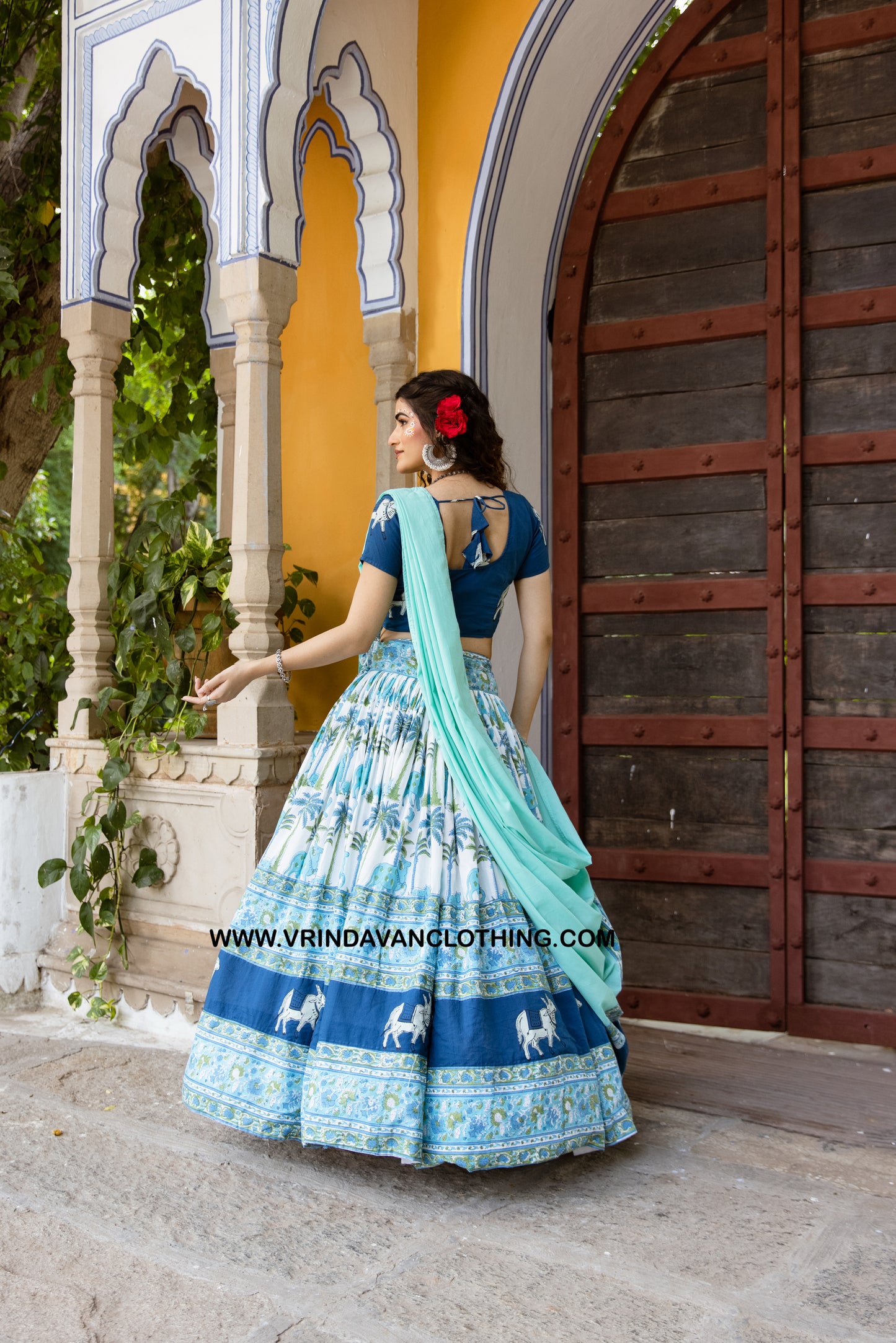 AYATI - Gopi skirt set.