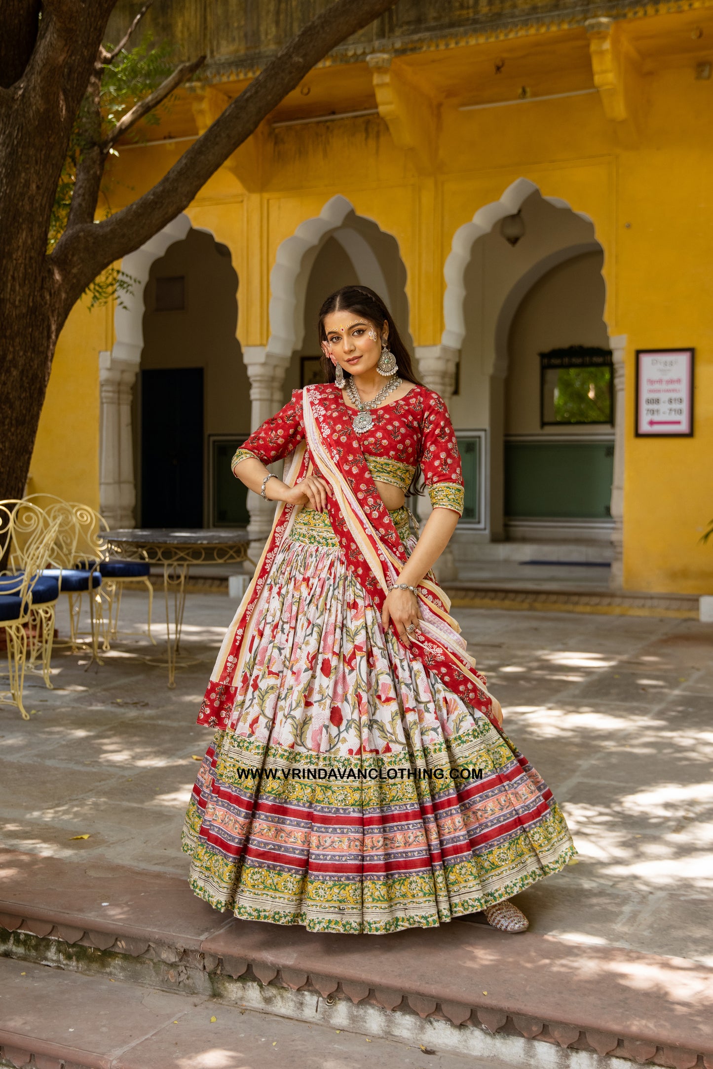 TARANGINI - Gopi skirt set.