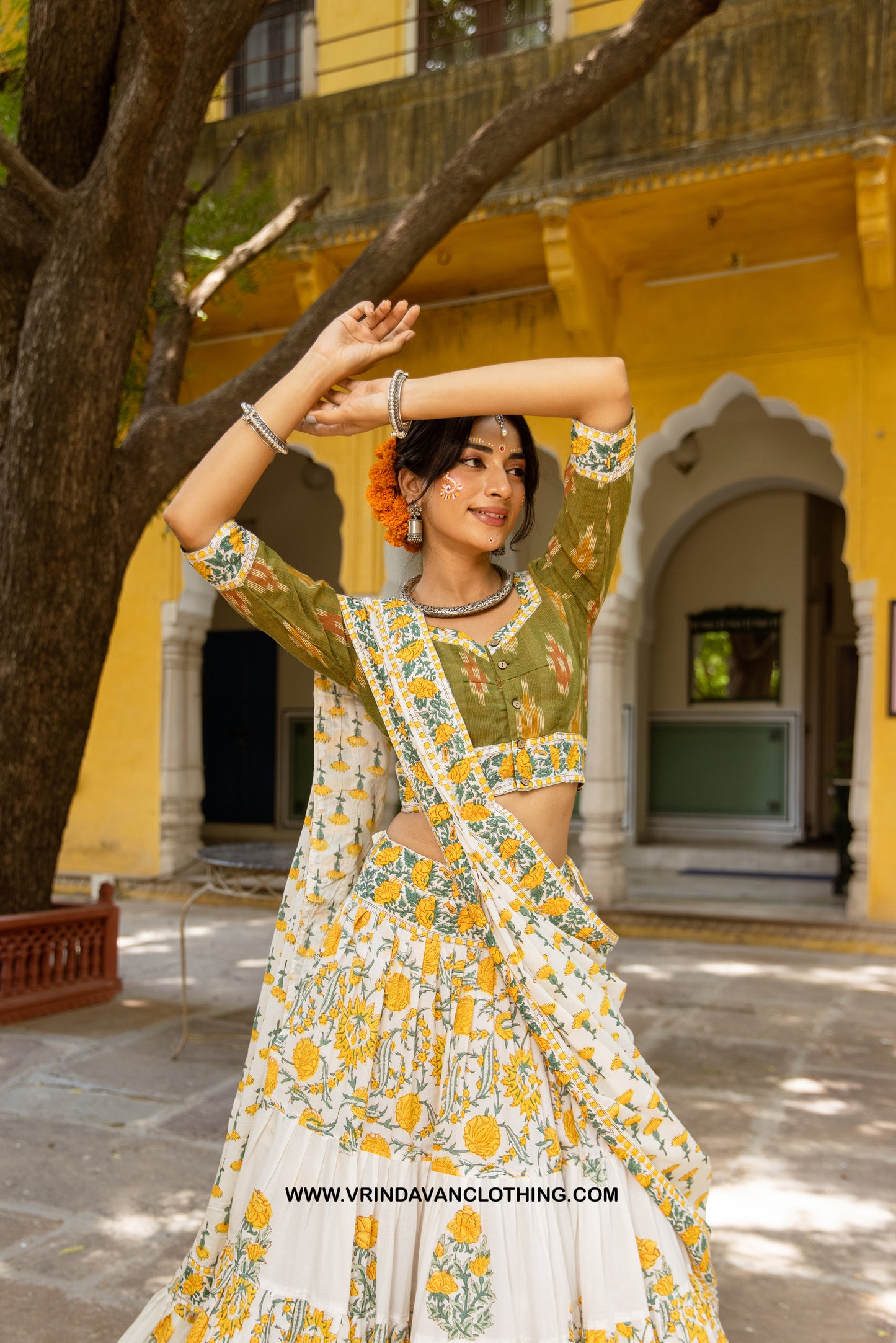 DAISY - Gopi Skirt set.