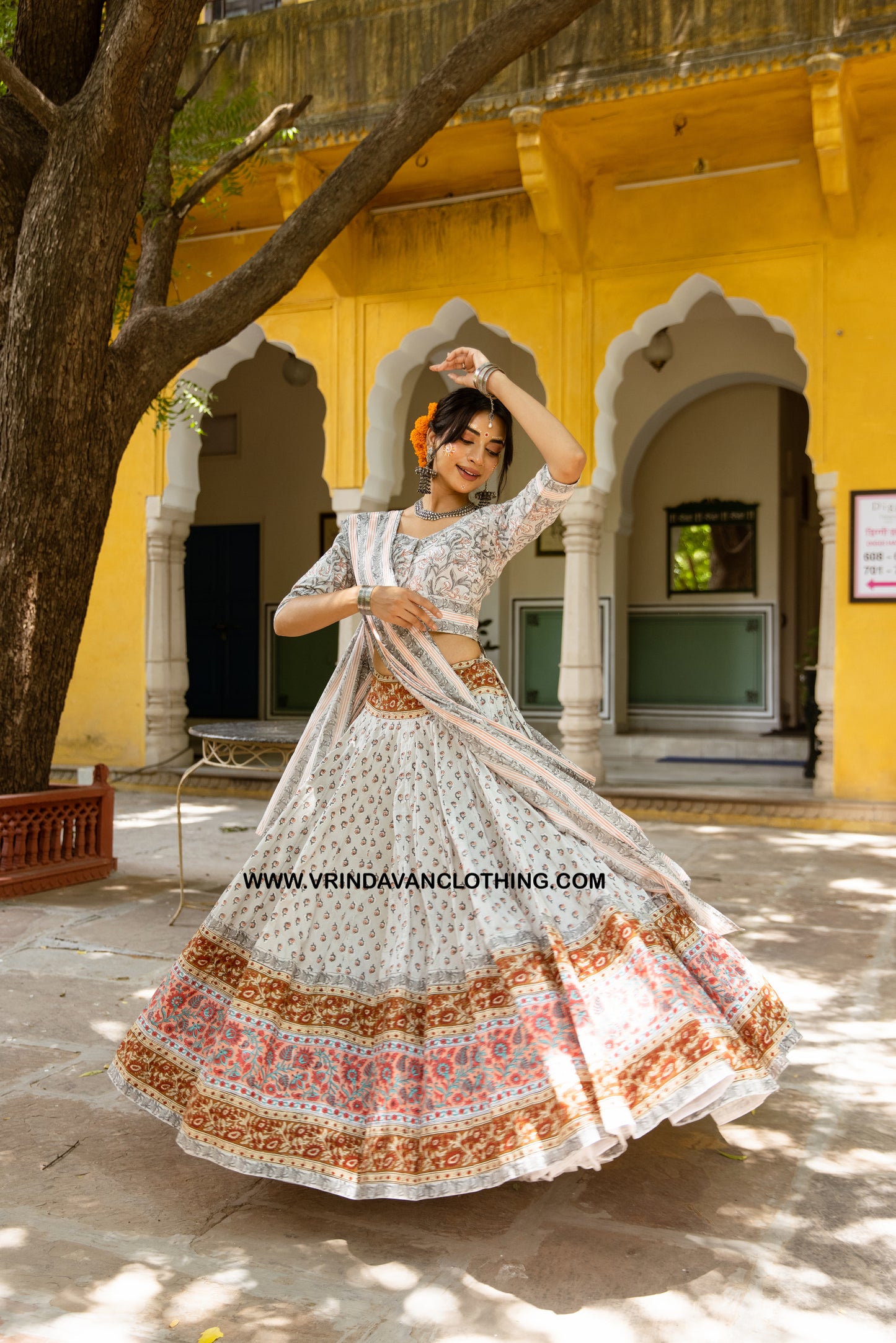 INDIRA MANI - Gopi skirt set.