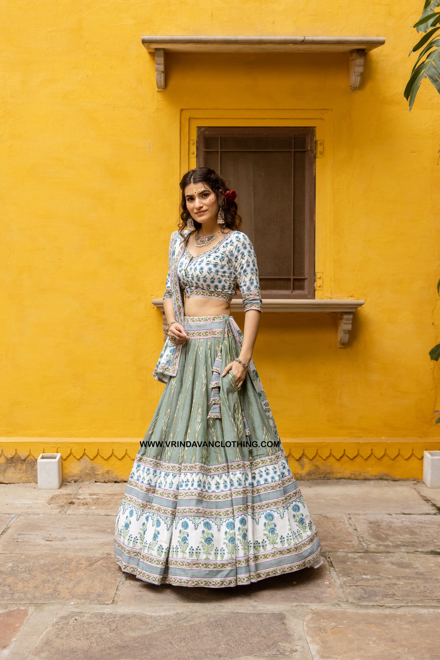 GIRIDHARI - Gopi skirt set.