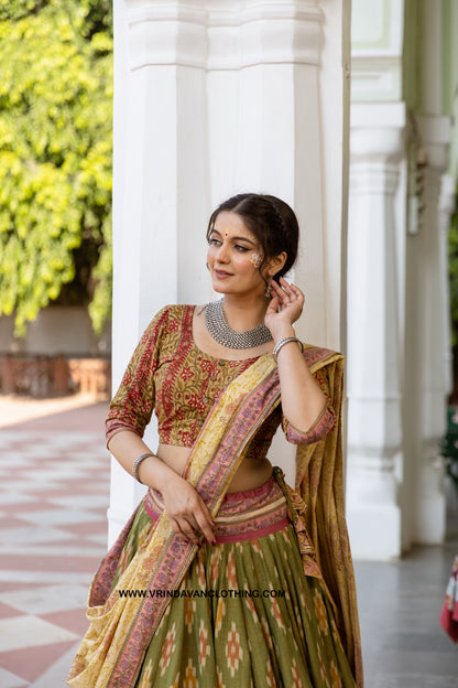 PITAMBARI - Gopi skirt set.