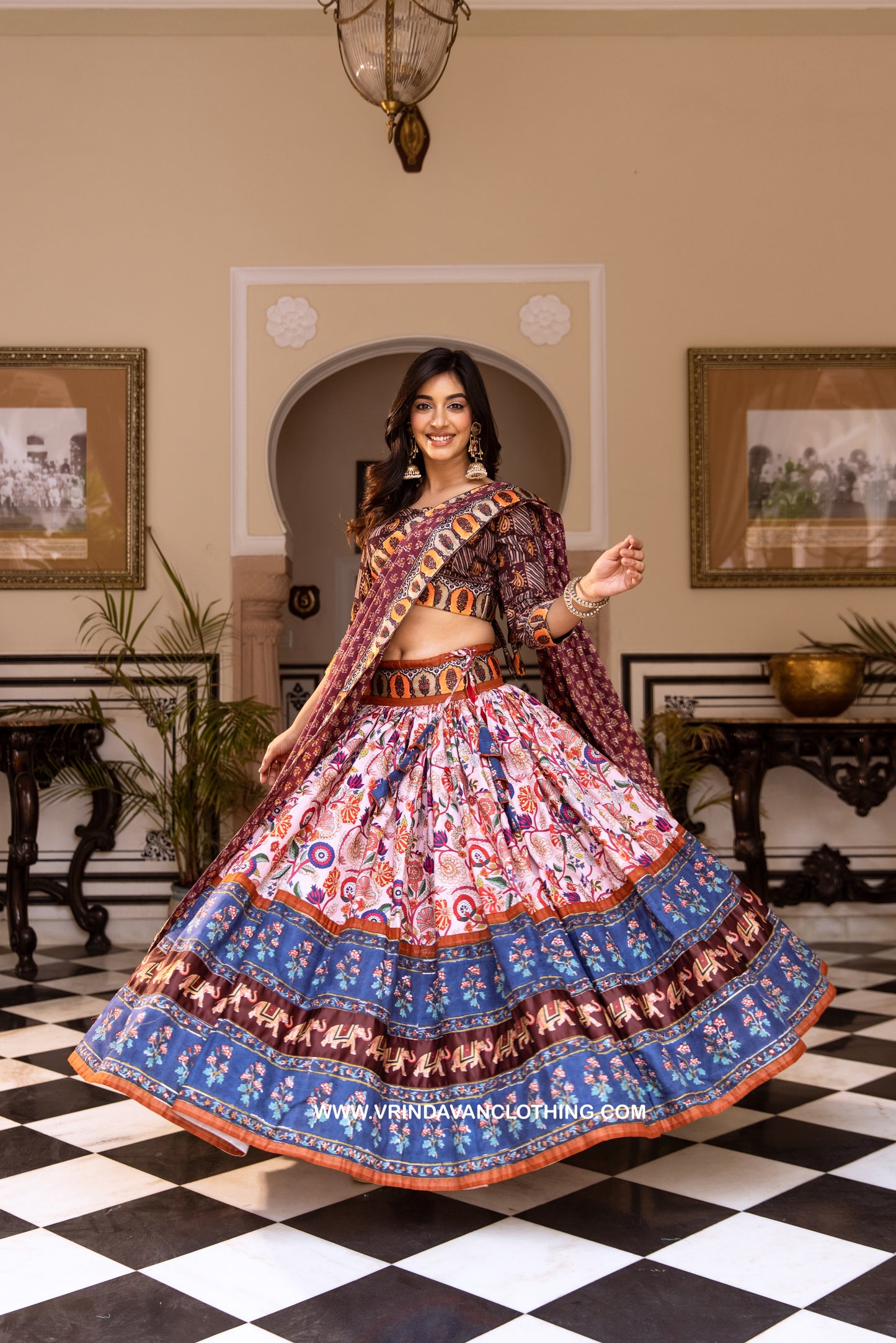 NALINI - Gopi Skirt Set.