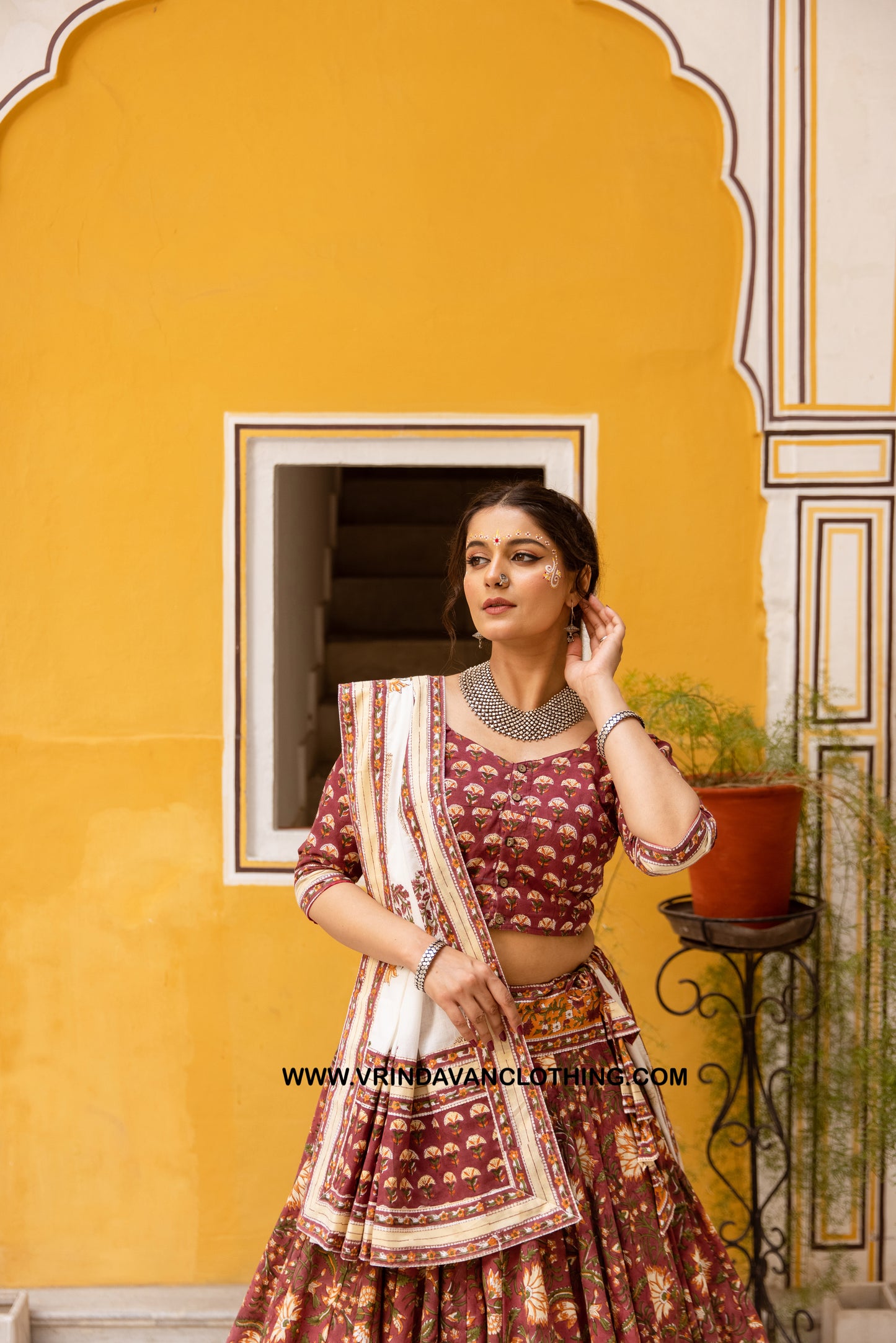 PRANASVI - Gopi skirt set.