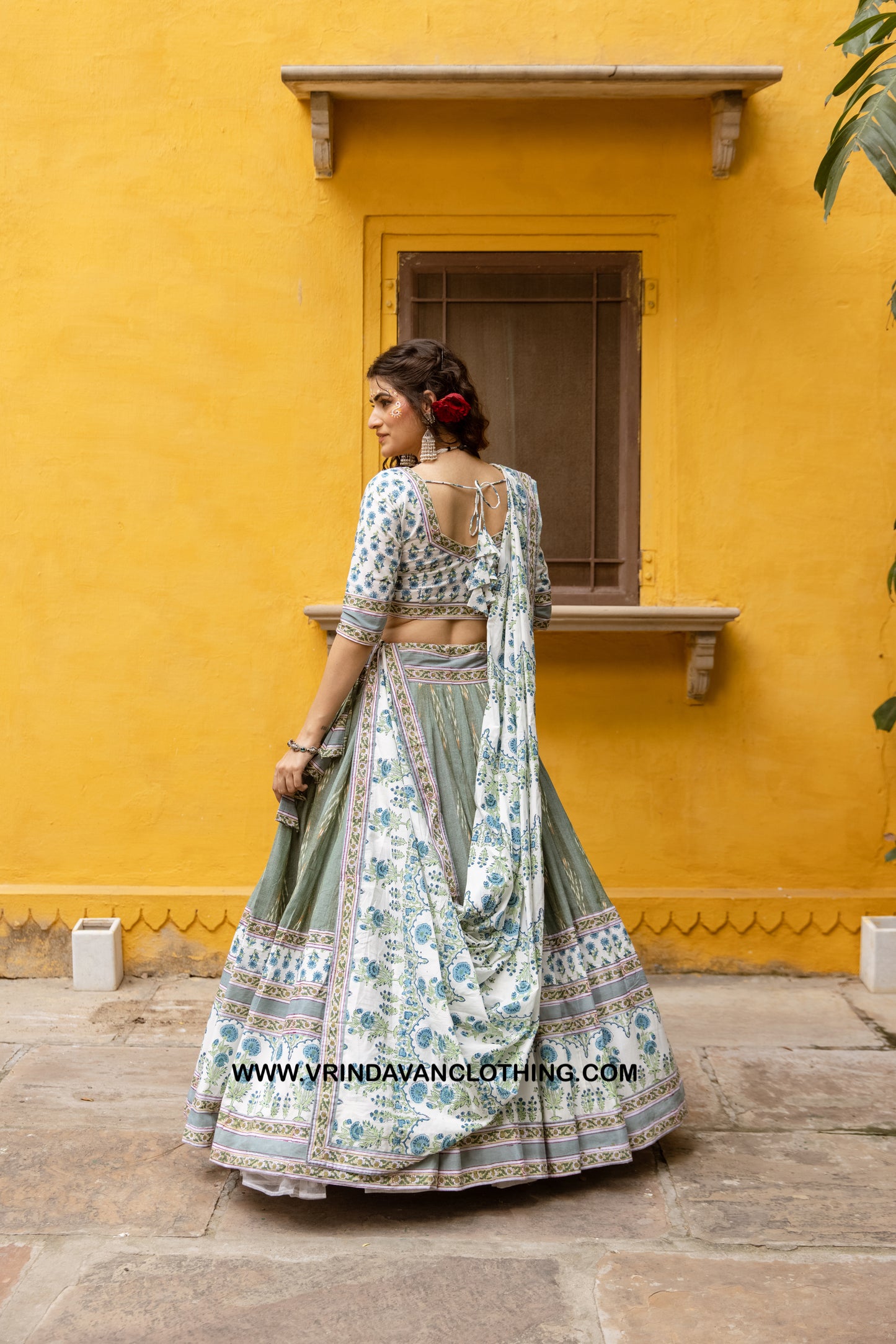 GIRIDHARI - Gopi skirt set.