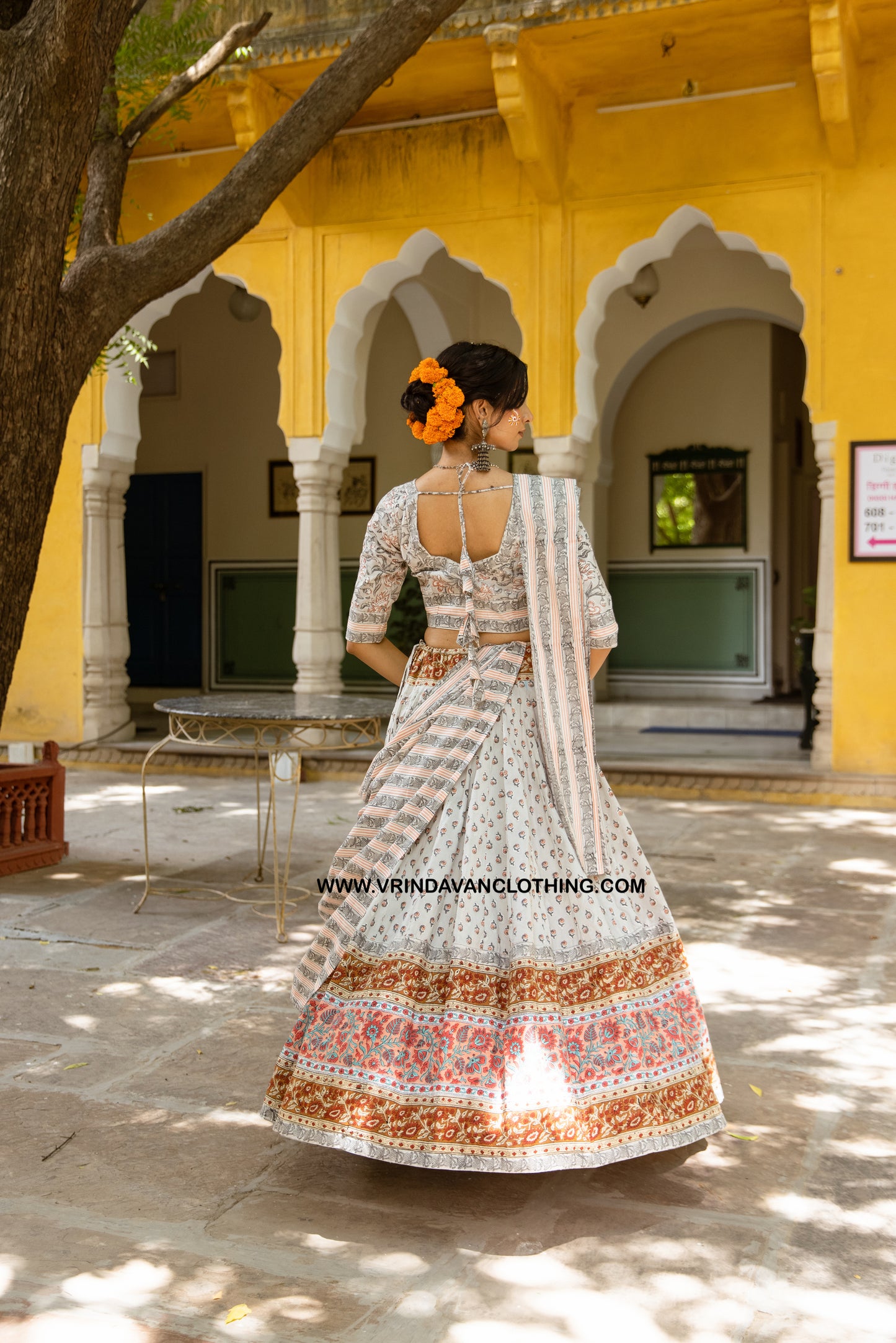 INDIRA MANI - Gopi skirt set.