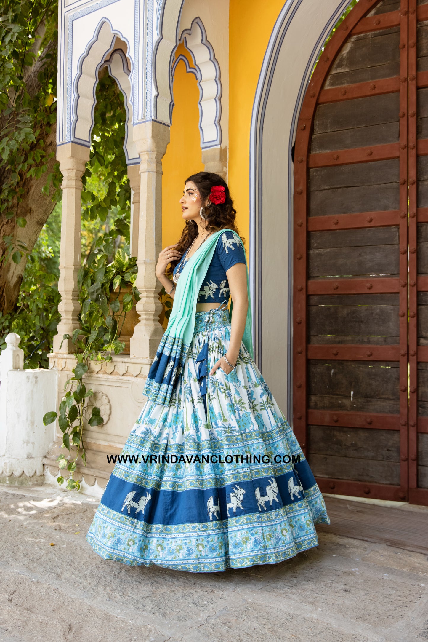 AYATI - Gopi skirt set.