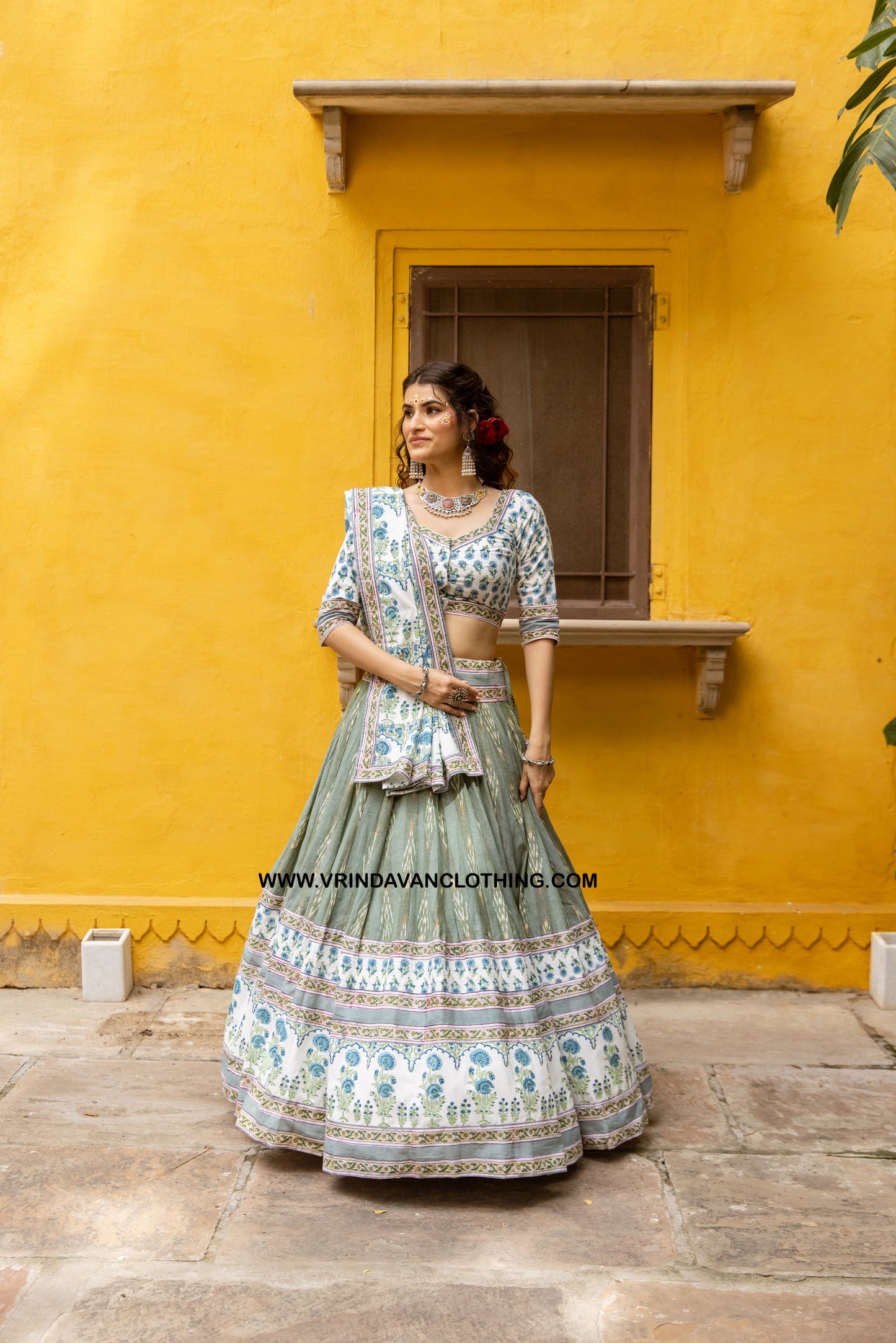 GIRIDHARI - Gopi skirt set.