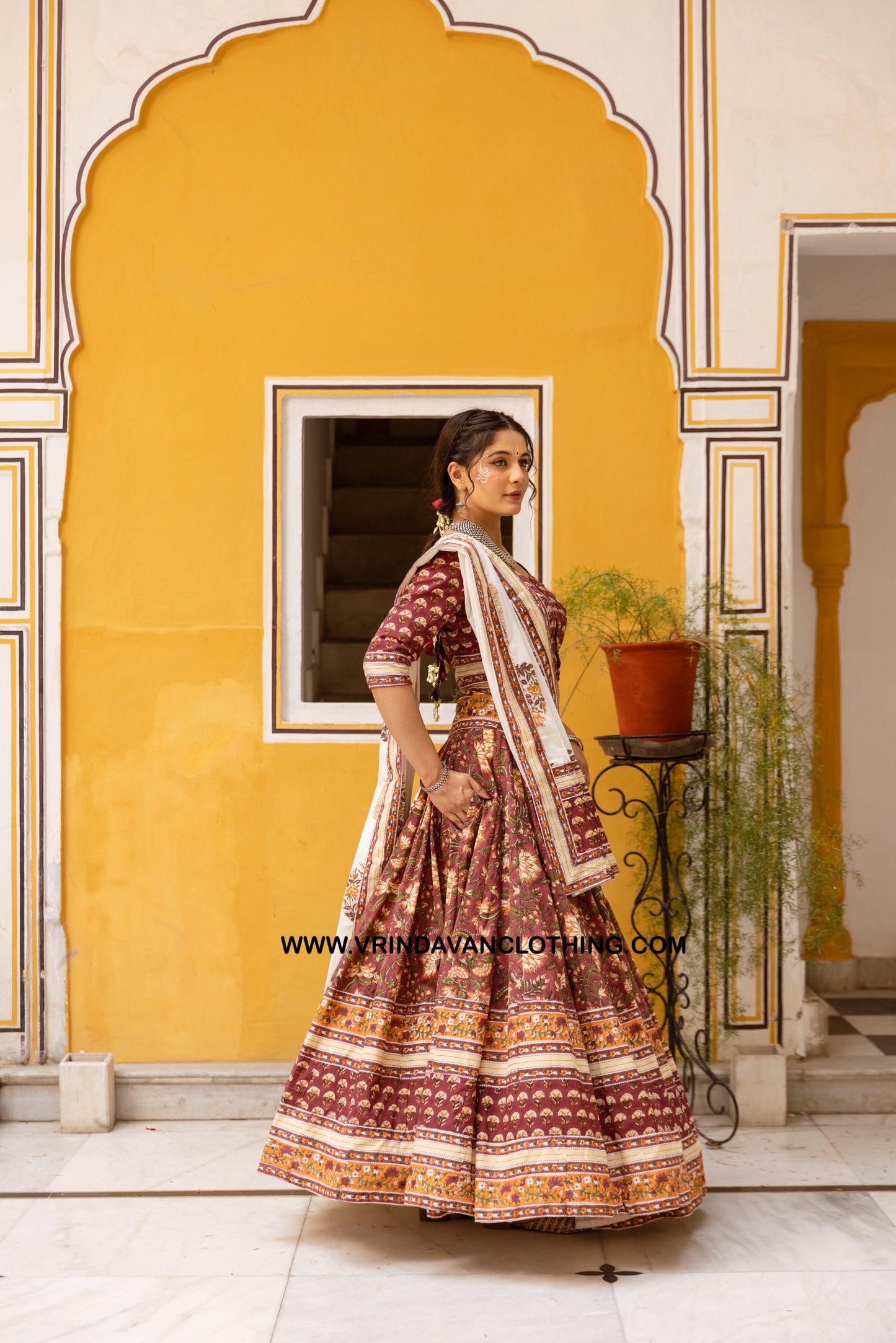 PRANASVI - Gopi skirt set.